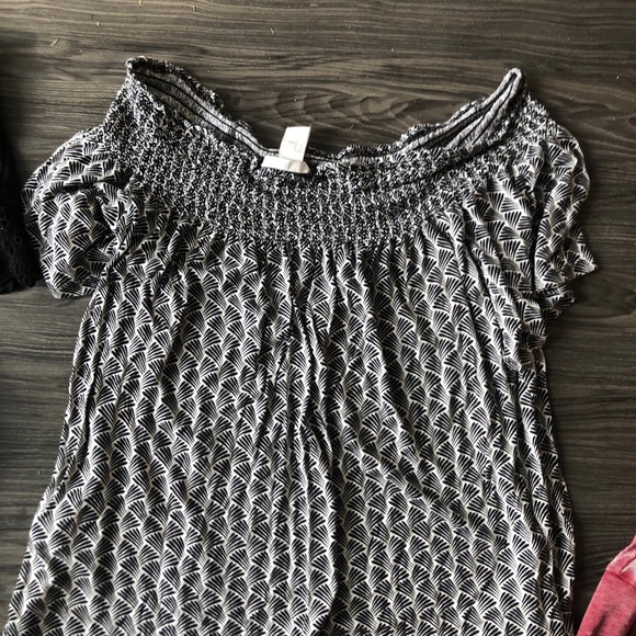 Tops - Picture 4 of 9